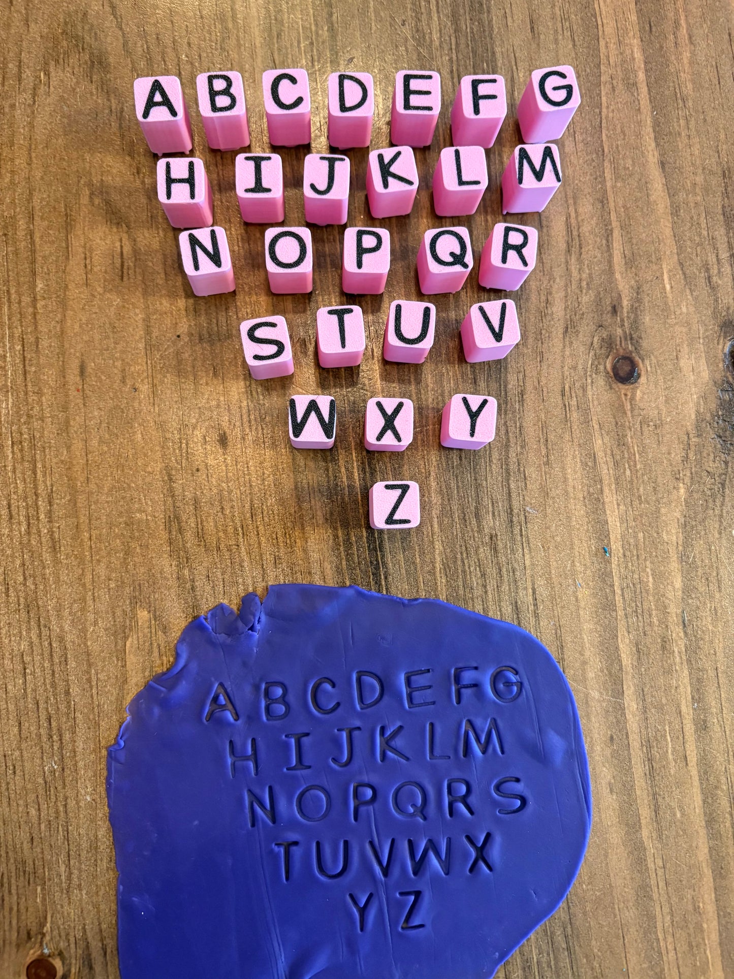 Alphabet pour pâte à modeler