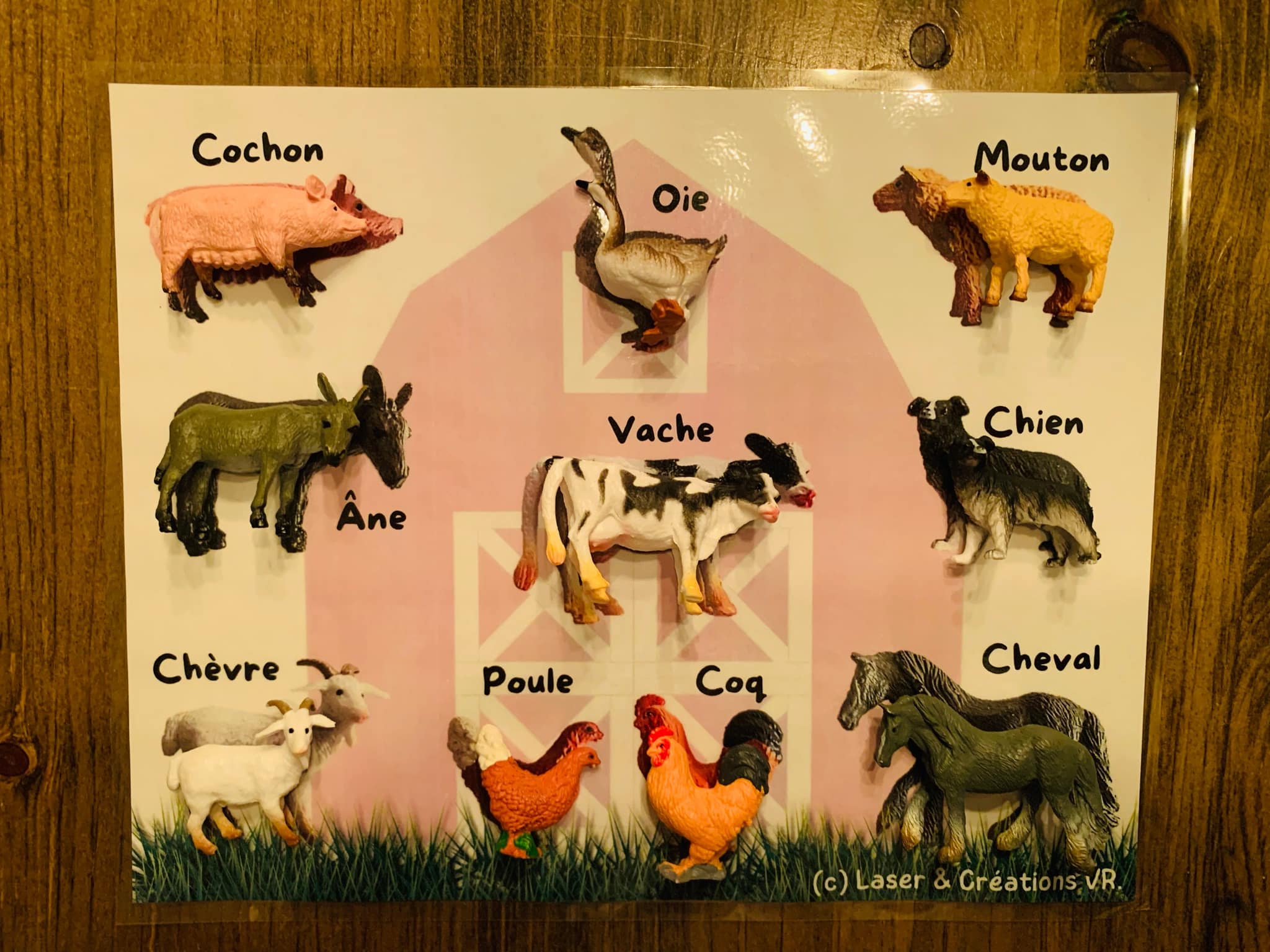 Lot de 20 décorations en bois MDF découpées au laser en forme d'animaux de la ferme avec détails 3 cm Lot de 20 décorations en bois MDF découpées au laser en forme d'animaux de la ferme avec détails 3 cm