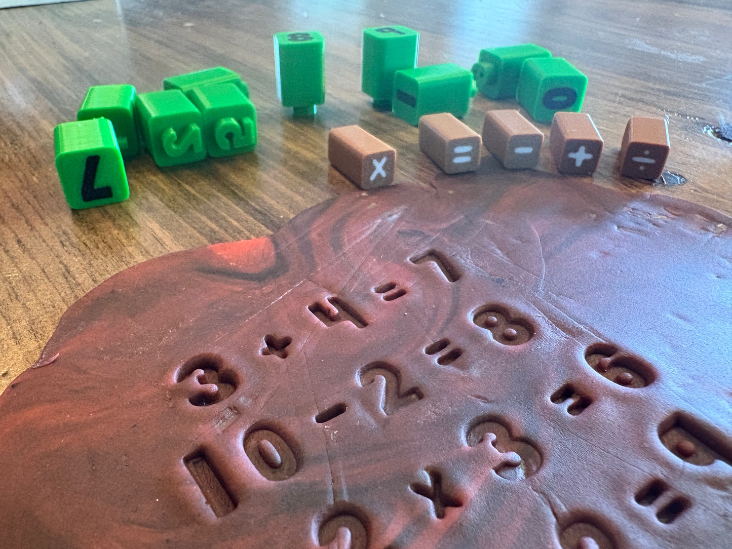 Alphabets pour pâte à modeler